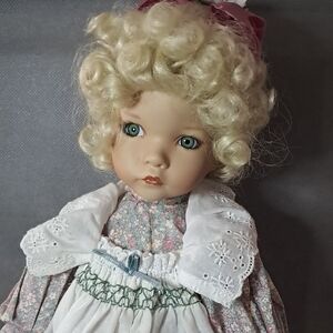Dianna Effner 1990 Mary Porcelain Doll